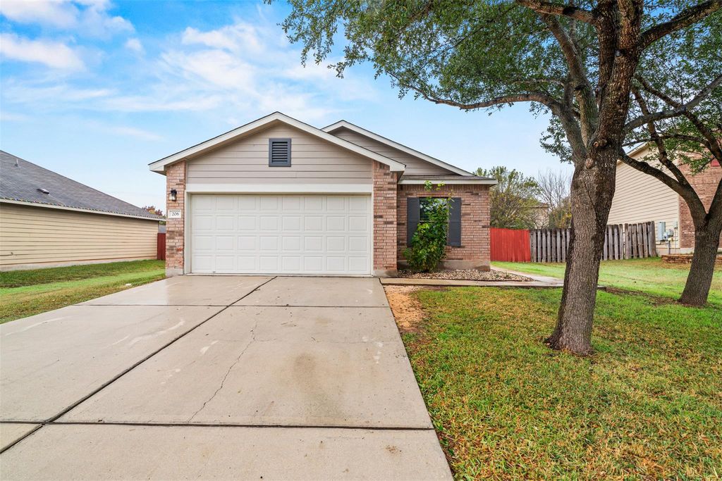 206 Wells BND, Hutto, TX 78634