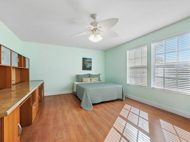 605 AVENIDA DE MAYO, Sarasota, FL 34242