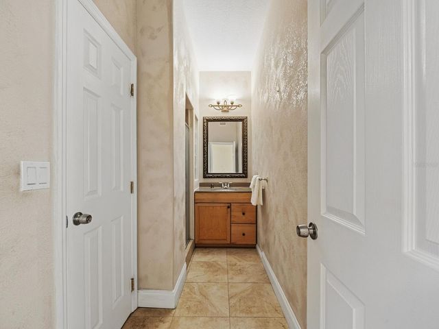 605 AVENIDA DE MAYO, Sarasota, FL 34242