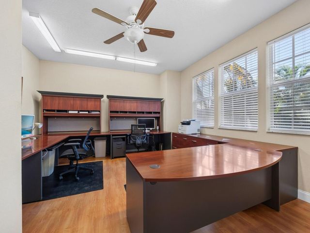 605 AVENIDA DE MAYO, Sarasota, FL 34242