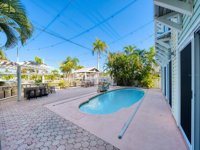 605 AVENIDA DE MAYO, Sarasota, FL 34242