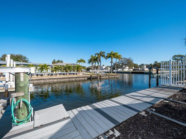 605 AVENIDA DE MAYO, Sarasota, FL 34242