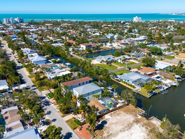 605 AVENIDA DE MAYO, Sarasota, FL 34242