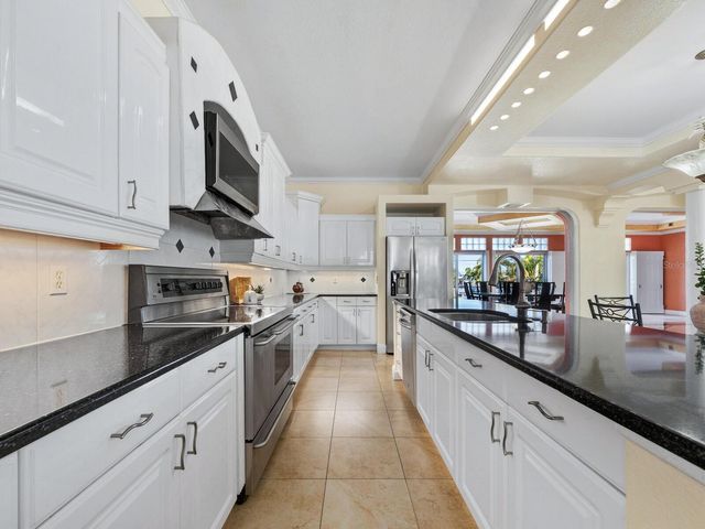 605 AVENIDA DE MAYO, Sarasota, FL 34242