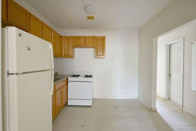 350 Montauk Avenue, Brooklyn, NY 11208