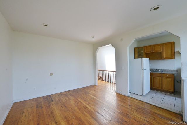 350 Montauk Avenue, Brooklyn, NY 11208