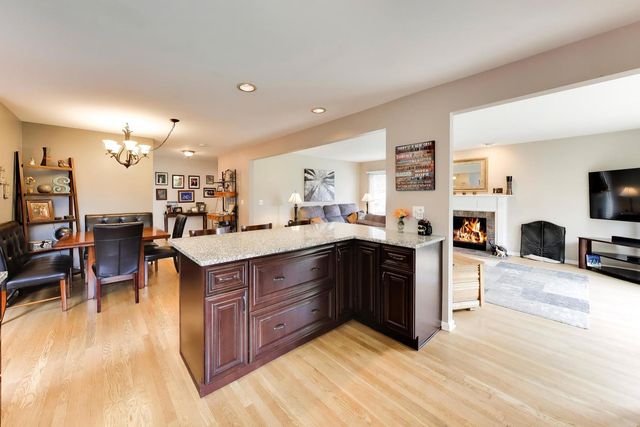 4783 Clearwater Lane, Naperville, IL 60564