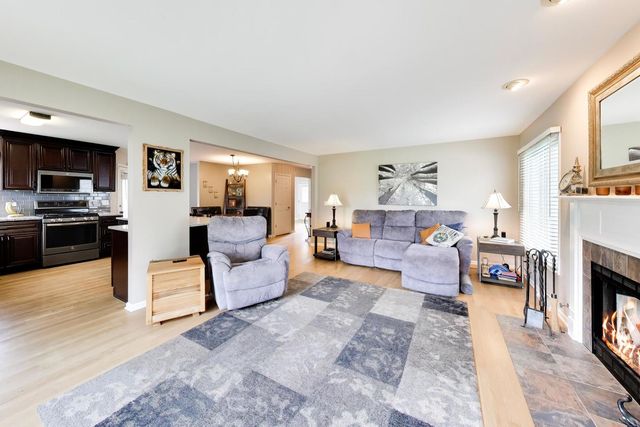 4783 Clearwater Lane, Naperville, IL 60564