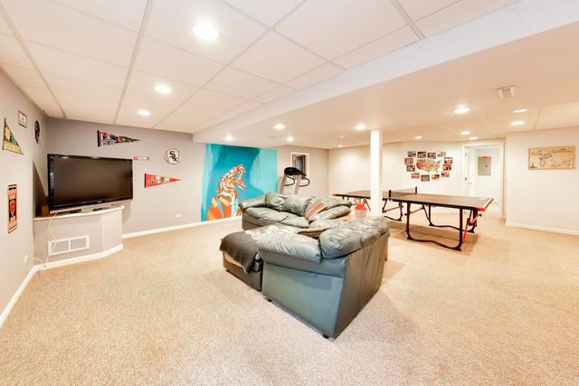 4783 Clearwater Lane, Naperville, IL 60564