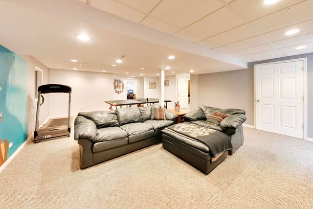 4783 Clearwater Lane, Naperville, IL 60564