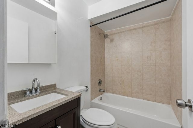 577 Berlant Ave, Roselle Boro, NJ 07203