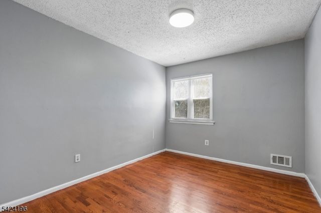 577 Berlant Ave, Roselle Boro, NJ 07203