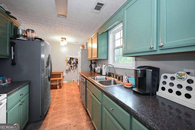 36 Waterview Drive, Lagrange, GA 30240