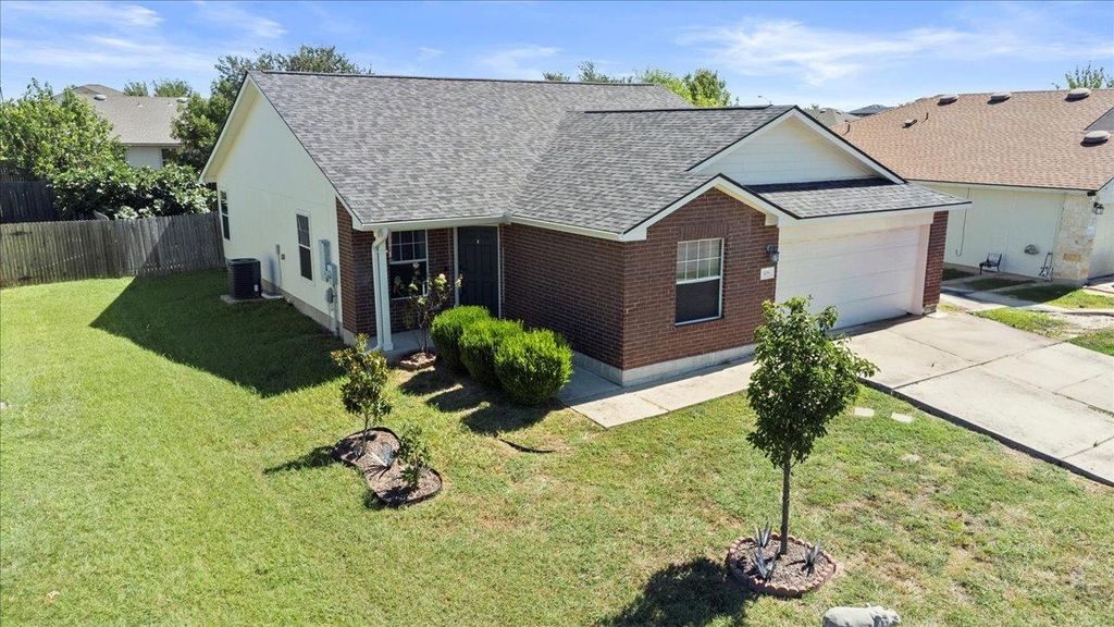 308 Flinn ST, Hutto, TX 78634