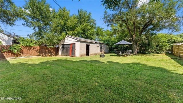 1714 Madison Ave, Maryville, TN 37804