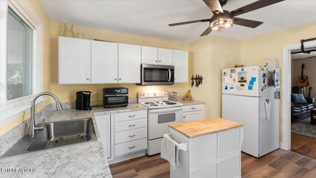 1714 Madison Ave, Maryville, TN 37804