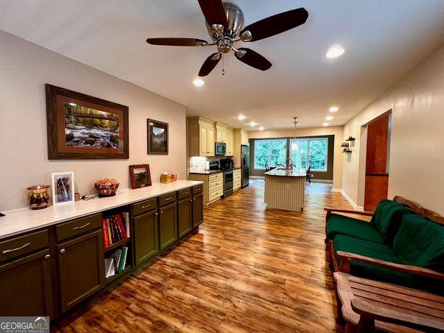 1319 Henry Evans Road, Ellijay, GA 30536