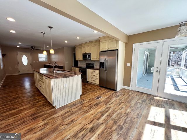 1319 Henry Evans Road, Ellijay, GA 30536