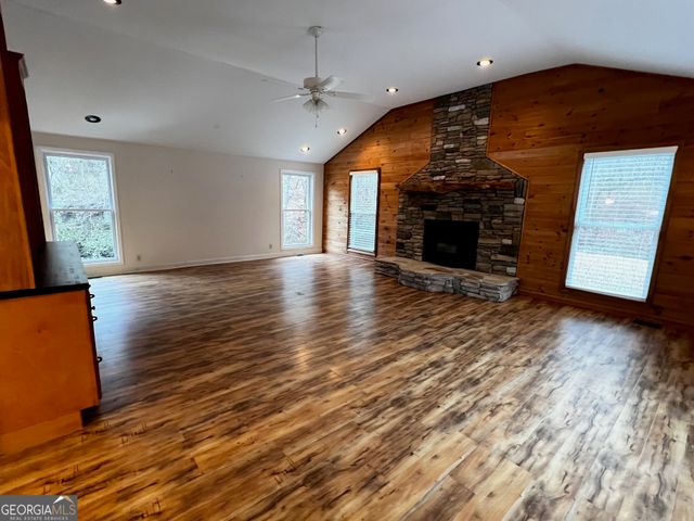 1319 Henry Evans Road, Ellijay, GA 30536