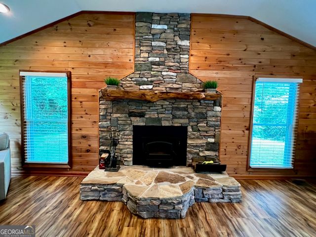1319 Henry Evans Road, Ellijay, GA 30536