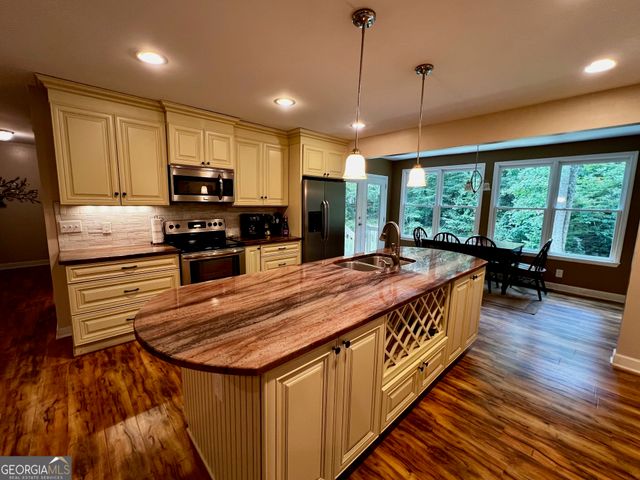 1319 Henry Evans Road, Ellijay, GA 30536
