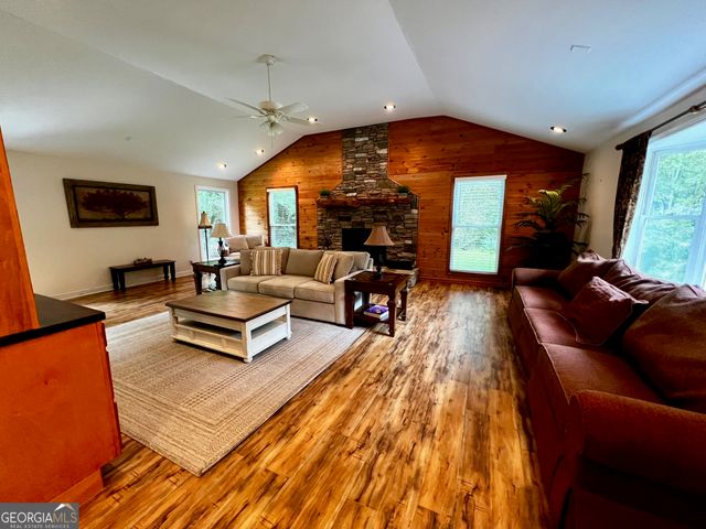 1319 Henry Evans Road, Ellijay, GA 30536