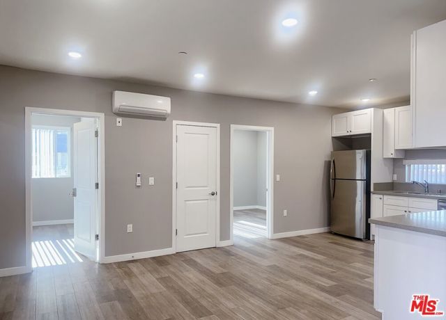 1107 S Hobart Boulevard, Los Angeles, CA 90006