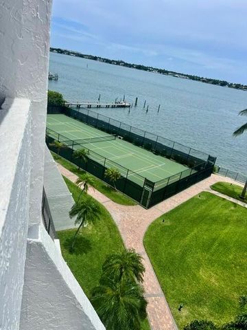 5200 N Flagler Drive 503, West Palm Beach, FL 33407