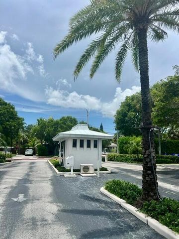 5200 N Flagler Drive 503, West Palm Beach, FL 33407