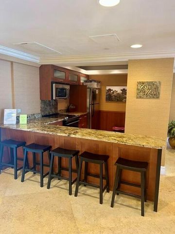 5200 N Flagler Drive 503, West Palm Beach, FL 33407