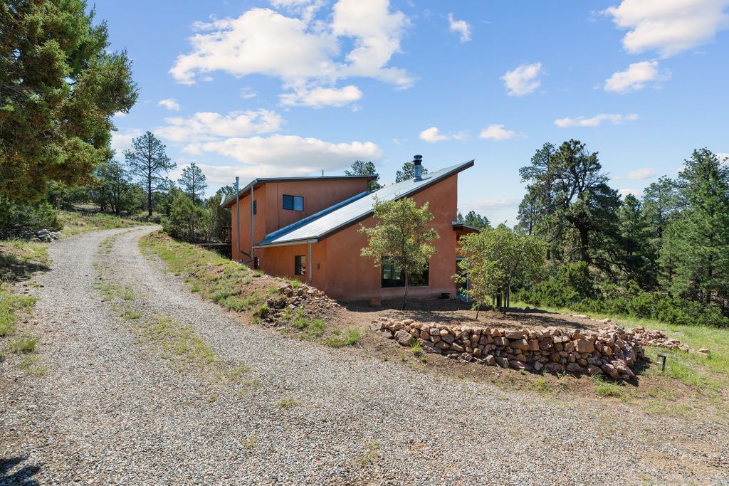 51 Old Forest Trail, Santa Fe, NM 87505