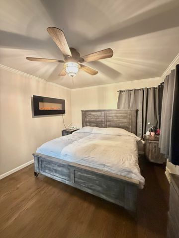 140 N Linda Street, Hobart, IN 46342