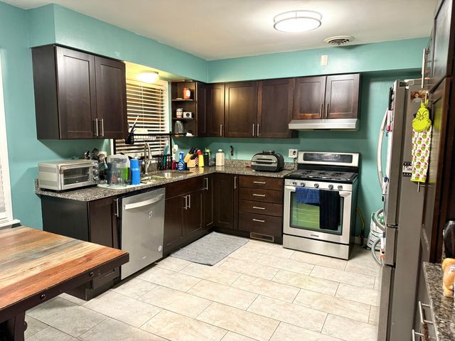 140 N Linda Street, Hobart, IN 46342