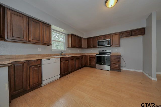 11852 FM 2710, Lindale, TX 75771