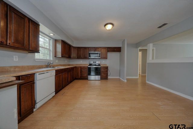 11852 FM 2710, Lindale, TX 75771