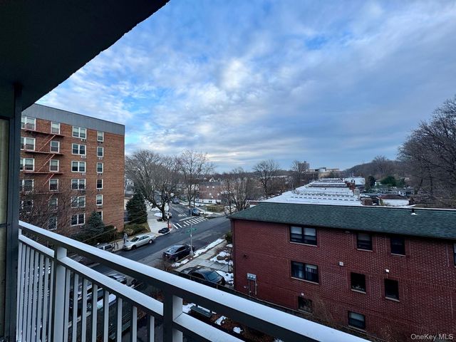 68-20 Selfridge Street 3L, Forest Hills, NY 11375