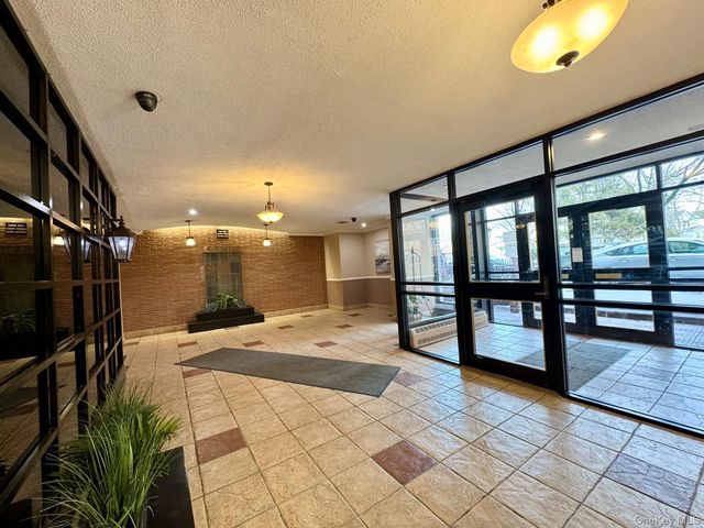 68-20 Selfridge Street 3L, Forest Hills, NY 11375