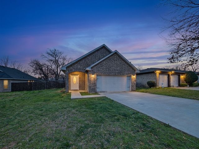 4405 Chickasaw Avenue, Fort Worth, TX 76119