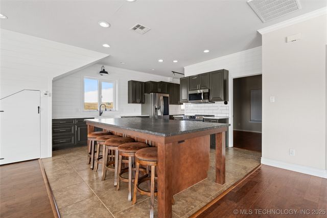 335 Travertine, Ardmore, OK 73401