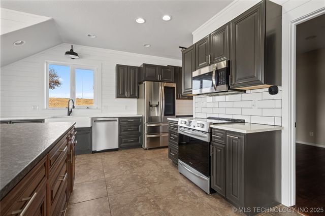 335 Travertine, Ardmore, OK 73401