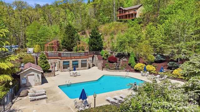 24 Pine Bluff Lane 17, Whittier, NC 28789