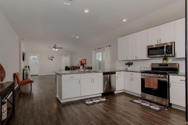 309 Cumberland Forest Drive, Magnolia, TX 77354