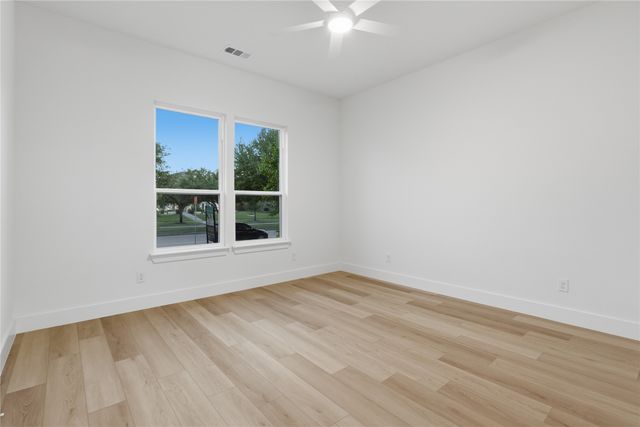 1004 Devonshire Drive N, Forney, TX 75126