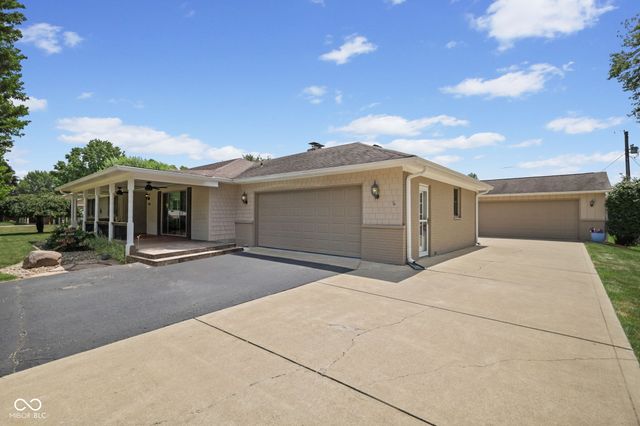 885 Broadway North Drive, Plainfield, IN 46168