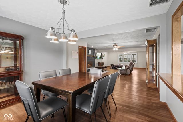 885 Broadway North Drive, Plainfield, IN 46168