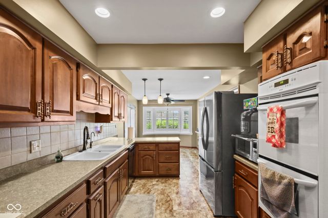885 Broadway North Drive, Plainfield, IN 46168