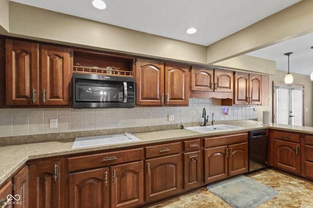 885 Broadway North Drive, Plainfield, IN 46168