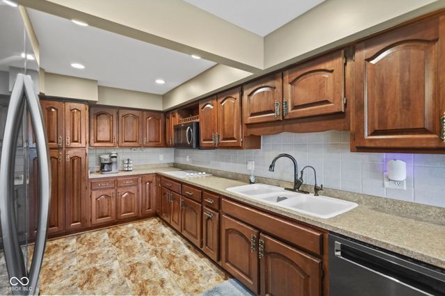 885 Broadway North Drive, Plainfield, IN 46168