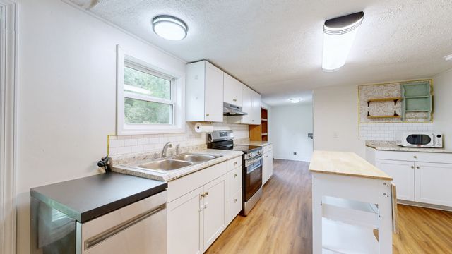 9464 Sugar Tree Dr, Bon Aqua, TN 37025