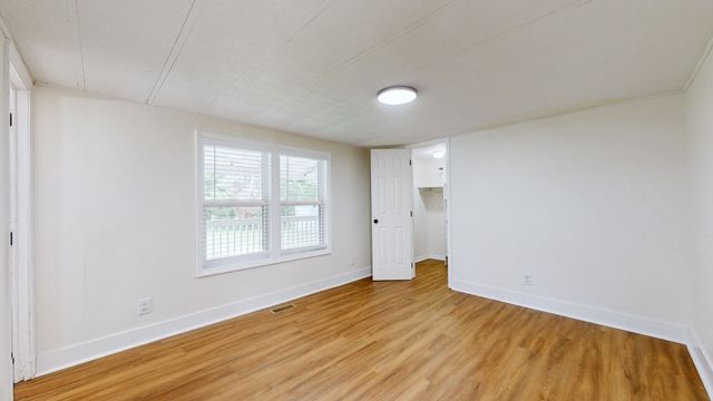 9464 Sugar Tree Dr, Bon Aqua, TN 37025